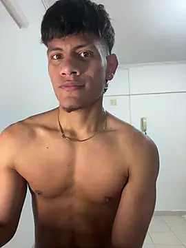 bbchocolate27 online show from May 2026 01:56:01 AM