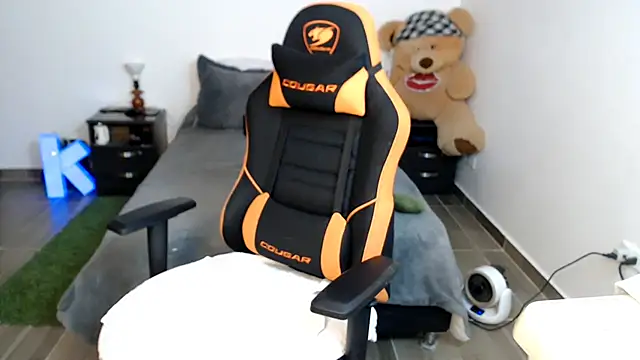 KRISTAL  JACKSON online show from October 2025 11:40:01 AM