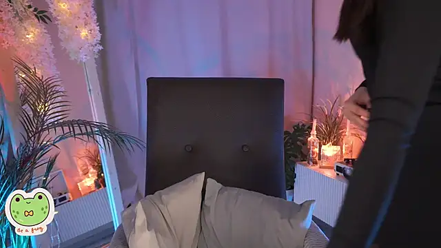 Sarah Son online show from February 2025 05:48:02 AM