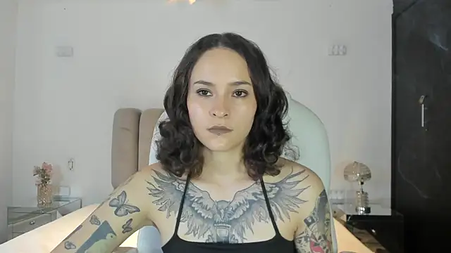 Snapshot of AnnyThompson_ chatting on February 2026 10:17:02 PM AnnyThompson online show from February 2026 10:17:02 PM