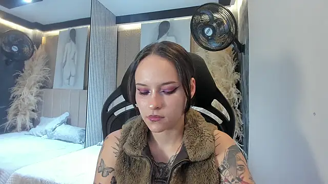 Snapshot of AnnyThompson_ chatting on March 2026 10:53:01 PM AnnyThompson online show from March 2026 10:53:01 PM