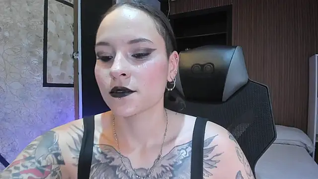 Snapshot of AnnyThompson_ chatting on April 2026 10:00:02 PM AnnyThompson online show from April 2026 10:00:02 PM