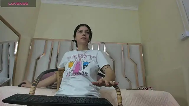 Snapshot of TifanyChill chatting on January 2025 06:39:01 PM TifanyChill online show from January 2025 06:39:01 PM