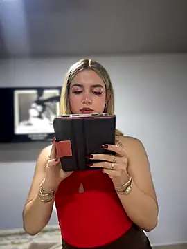 Snapshot of Jules_Anderson chatting on October 2025 02:12:02 AM Jules Anderson online show from October 2025 02:12:02 AM