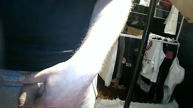 lukasdie online show from April 2026 11:44:02 PM