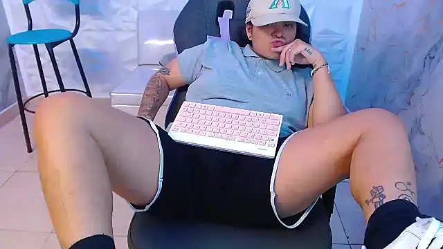 Snapshot of snowflake_xxx chatting on February 2026 02:56:01 AM snowflake xxx online show from February 2026 02:56:01 AM