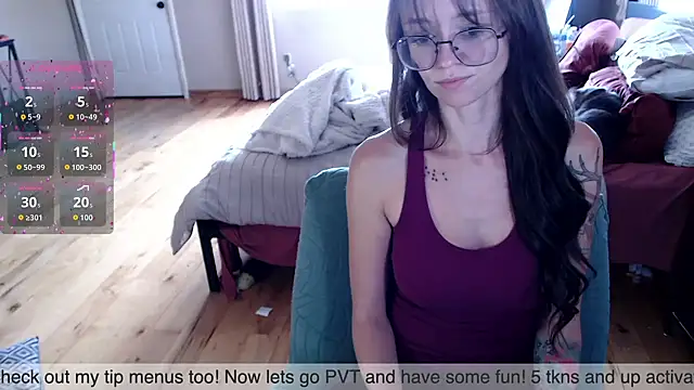 Plantbabeee online show from October 2025 05:08:01 PM