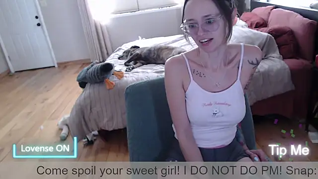 Snapshot of Plantbabeee chatting on March 2026 05:41:02 PM Plantbabeee online show from March 2026 05:41:02 PM