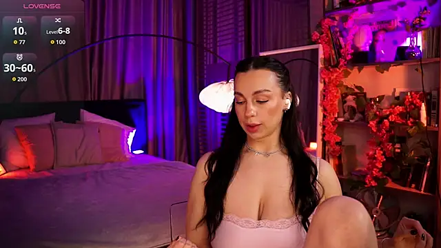 Snapshot of LunaNight chatting on October 2025 08:29:02 PM LunaNight online show from October 2025 08:29:02 PM