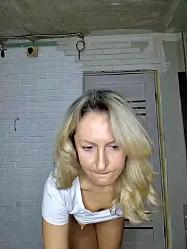 Miss    Mia  online show from January 2025 08:56:01 AM