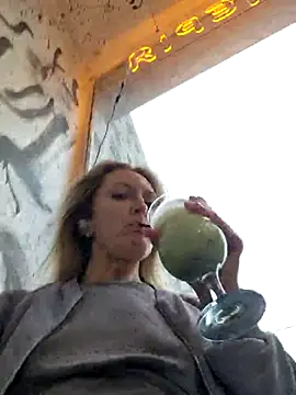 Miss    Mia  online show from October 2025 01:44:01 PM