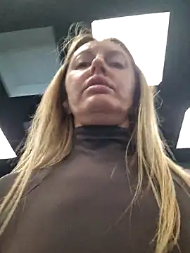 Snapshot of Miss____Mia_ chatting on November 2025 09:42:02 AM Miss Mia online show from November 2025 09:42:02 AM