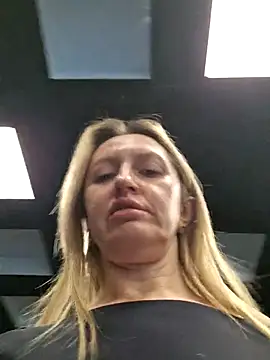 Snapshot of Miss____Mia_ chatting on December 2025 09:14:02 AM Miss Mia online show from December 2025 09:14:02 AM