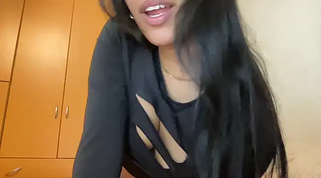Snapshot of Dulce_latingirl chatting on December 2024 04:27:02 PM Dulce latingirl online show from December 2024 04:27:02 PM