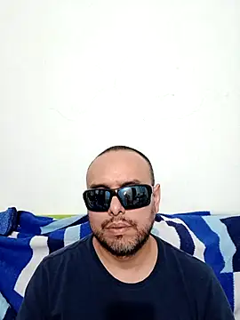 Snapshot of ElSunEagle chatting on May 2026 02:39:01 AM ElSunEagle online show from May 2026 02:39:01 AM