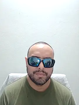 Snapshot of ElSunEagle chatting on May 2026 02:30:01 AM ElSunEagle online show from May 2026 02:30:01 AM