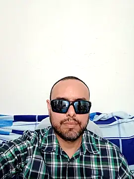 Snapshot of ElSunEagle chatting on May 2026 02:31:01 AM ElSunEagle online show from May 2026 02:31:01 AM