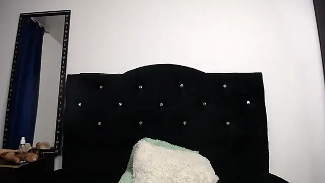 sweet skylove  online show from June 2026 12:59:02 AM
