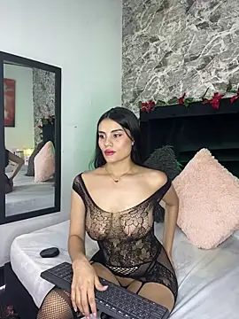 Snapshot of Maylin_Garcia chatting on February 2025 06:45:01 PM Maylin Garcia online show from February 2025 06:45:01 PM