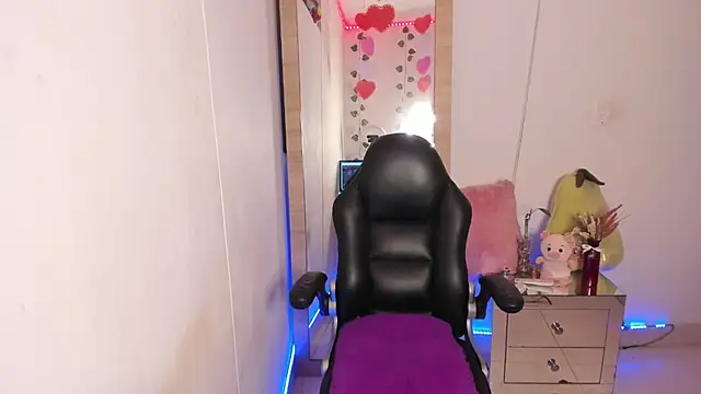 hellensexy online show from February 2025 09:20:02 PM