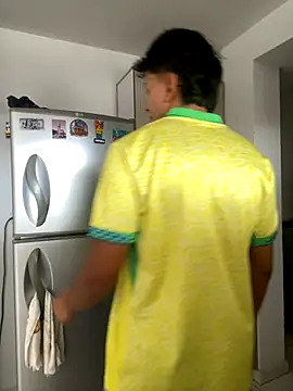 Snapshot of Leonarrrd_01 chatting on October 2025 04:48:02 PM Leonarrrd 01 online show from October 2025 04:48:02 PM