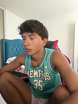 Snapshot of Leonarrrd_01 chatting on February 2026 10:03:01 PM Leonarrrd 01 online show from February 2026 10:03:01 PM