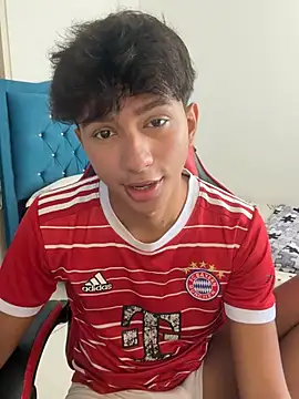 Snapshot of Leonarrrd_01 chatting on March 2026 07:53:01 PM Leonarrrd 01 online show from March 2026 07:53:01 PM