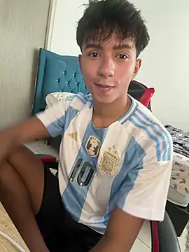 Snapshot of Leonarrrd_01 chatting on March 2026 10:21:02 PM Leonarrrd 01 online show from March 2026 10:21:02 PM