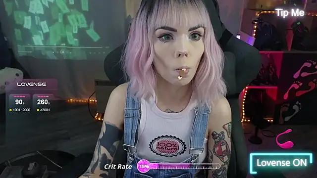 Kerry Kirk online show from November 2025 08:21:02 PM