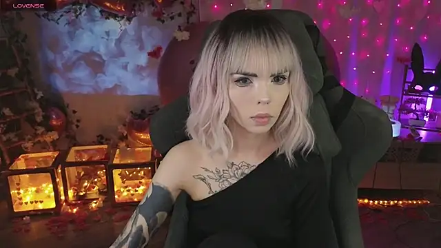 Kerry Kirk online show from February 2026 08:32:02 PM