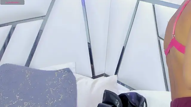  aurora18  online show from February 2025 03:14:02 AM