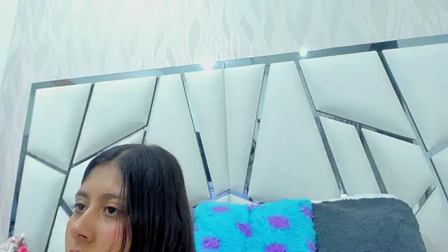  aurora18  online show from March 2025 03:20:01 AM