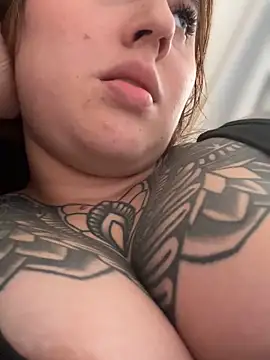 Snapshot of ValerieHilton chatting on September 2025 10:03:02 PM ValerieHilton online show from September 2025 10:03:02 PM