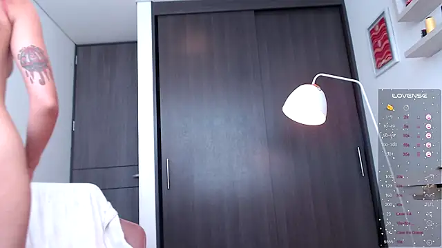 chloebritto online show from December 2024 04:13:02 PM