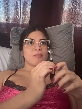 CamilaSofiia online show from October 2025 05:08:01 PM