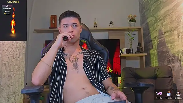 EdwardRoss  online show from June 2026 09:09:01 PM