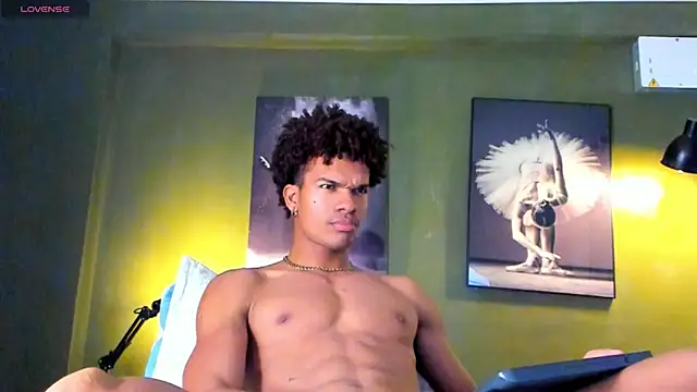 Snapshot of bigxx0 chatting on March 2025 01:37:02 AM bigxx0 online show from March 2025 01:37:02 AM