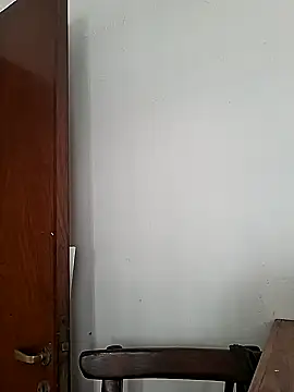 Snapshot of LYZBORNHD chatting on January 2025 01:17:01 PM LYZBORNHD online show from January 2025 01:17:01 PM