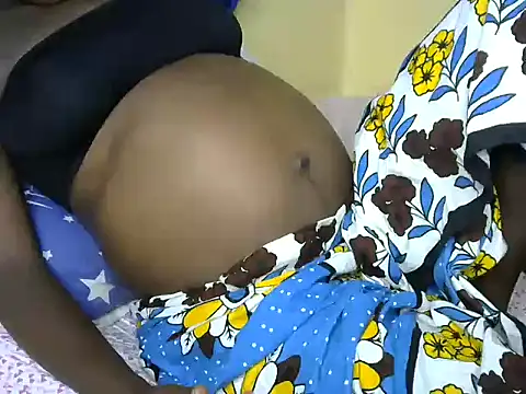 Snapshot of PrettyBabelv chatting on February 2026 11:33:01 AM PrettyBabelv online show from February 2026 11:33:01 AM