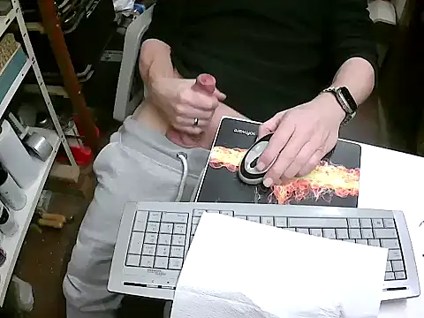 MF-Deutschland online show from February 2025 02:04:01 PM