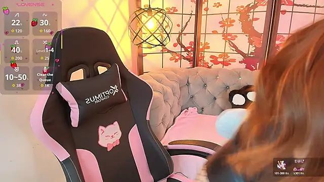 Snapshot of Fluffy_Bubble21 chatting on November 2025 04:37:02 AM Fluffy Bubble21 online show from November 2025 04:37:02 AM