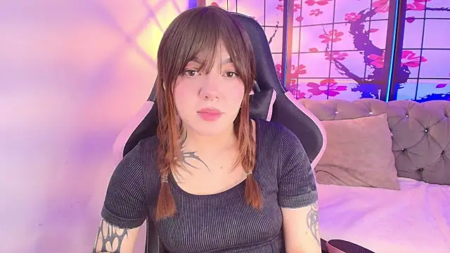 Snapshot of Fluffy_Bubble21 chatting on December 2025 04:30:02 AM Fluffy Bubble21 online show from December 2025 04:30:02 AM