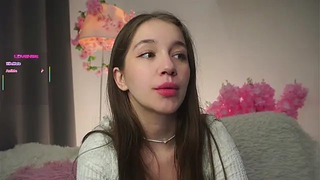 Snapshot of AmiLewis chatting on October 2025 01:13:02 AM AmiLewis online show from October 2025 01:13:02 AM