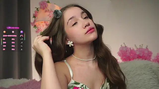 Snapshot of AmiLewis chatting on October 2025 01:02:02 AM AmiLewis online show from October 2025 01:02:02 AM