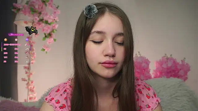 Snapshot of AmiLewis chatting on November 2025 01:05:02 AM AmiLewis online show from November 2025 01:05:02 AM