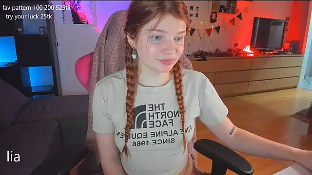 Snapshot of lil_lia chatting on January 2025 10:09:01 PM lil lia online show from January 2025 10:09:01 PM