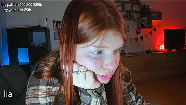 Snapshot of lil_lia chatting on February 2025 03:12:01 AM lil lia online show from February 2025 03:12:01 AM
