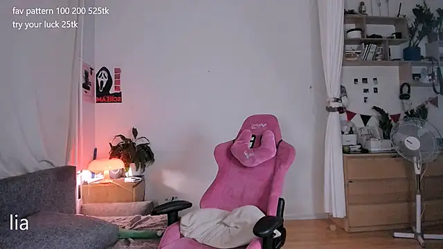 lil lia online show from June 2026 09:36:02 PM