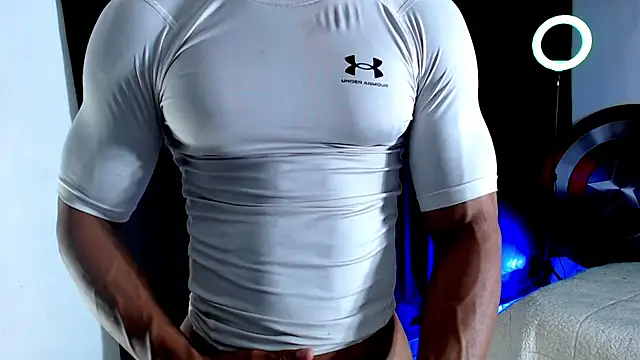 Antonywebb94 online show from November 2025 05:45:02 PM