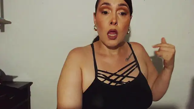 Miss Agatha online show from October 2025 01:20:02 AM